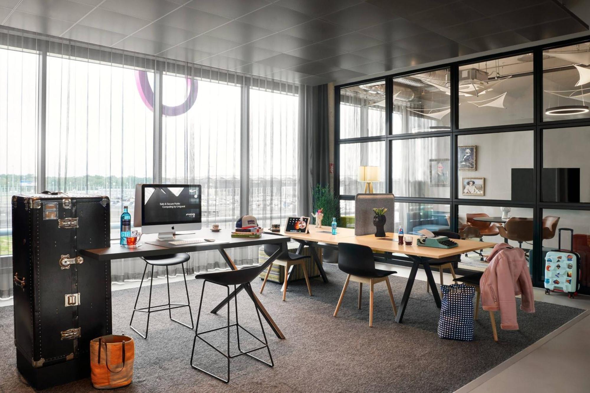 Moxy Bonn Airport Hotel Keulen