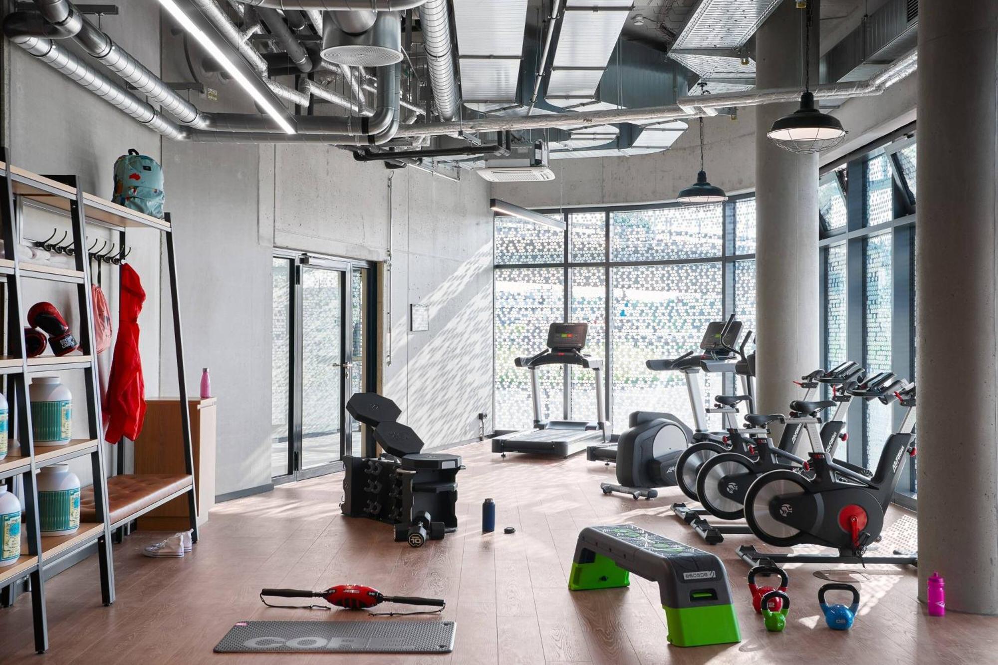 Moxy Bonn Airport Keulen
